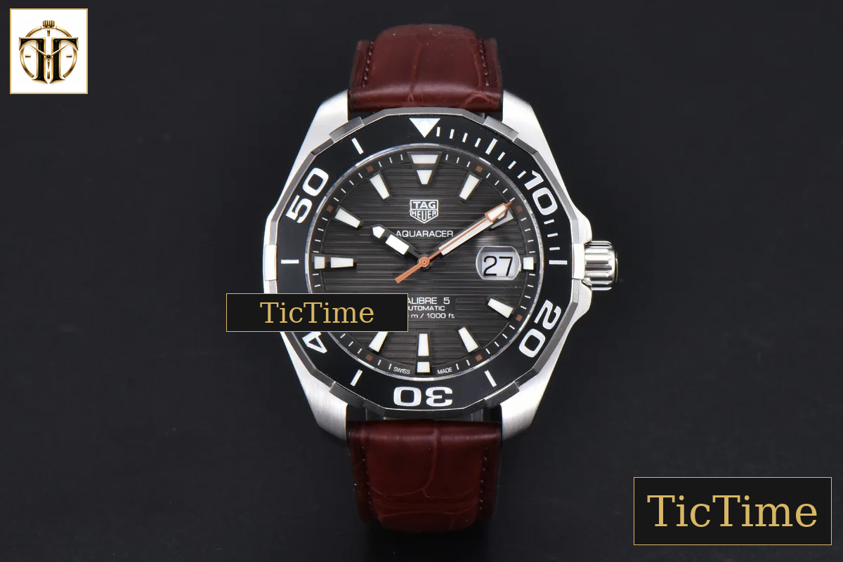 Aquaracer Calibre 5 43mm OF Black Dial Brown Hand Brown Leather Strap SW200 — foto 3