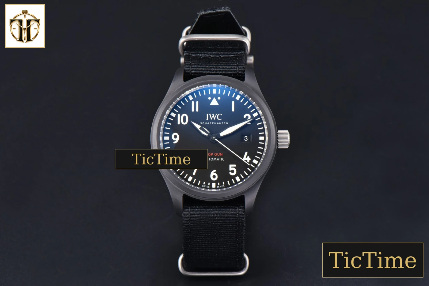 Vista frontal — Pilot Top Gun IW326906 41mm V7F Black Ceramic Black Nylon Strap A32111
