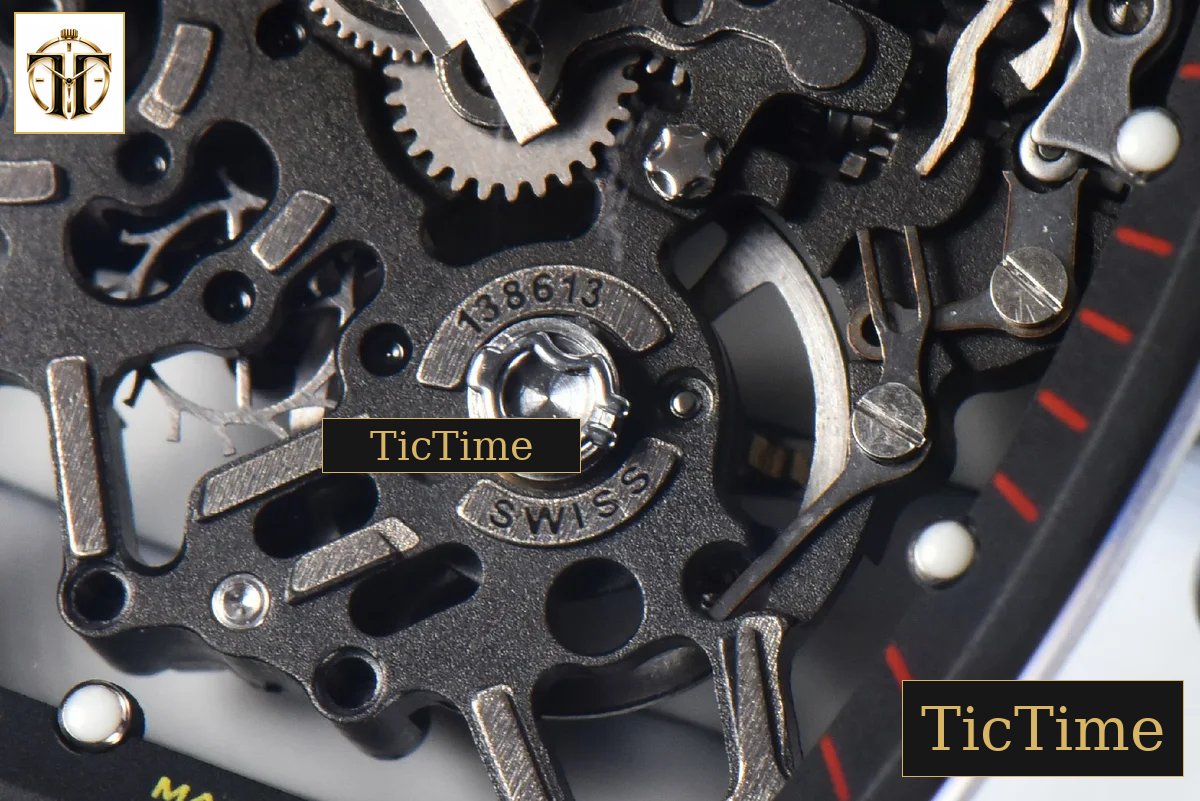 RM035-02 42mm T+F White Forged Carbon Skeleton Dial Red Crown Yellow Rubber Strap RMUL2 — foto 10
