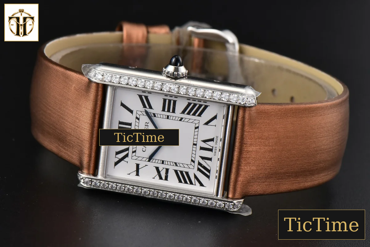 Tank Must Large 33.7×25.5mm K11F Diamond White Dial Brown Smooth Calf Strap Quartz — foto 11