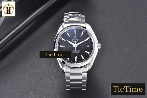 Foto frontal — Aqua Terra 150M 41mm VSF Black Textured Dial SS Bracelet A8500