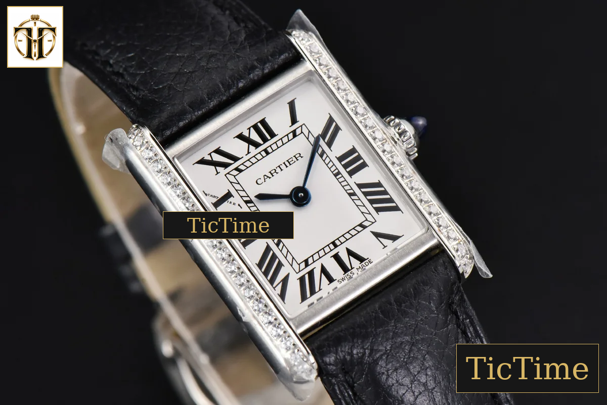 Tank Must Small 29.5×22mm K11F Diamond White Dial Litchi Grained Smooth Strap Quartz — foto 10