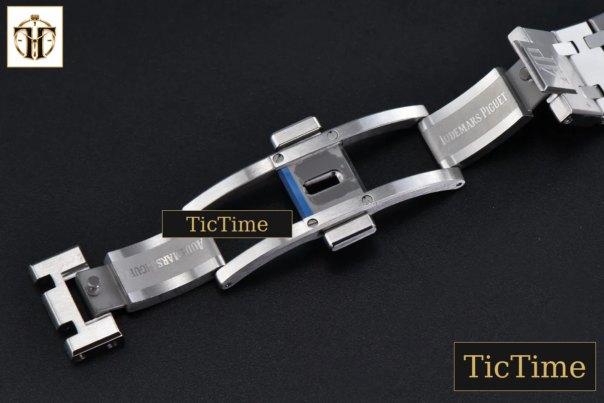 Royal Oak Ladies 67650ST 33mm V7F White Dial Diamond Bezel SS Bracelet Quartz — foto 23
