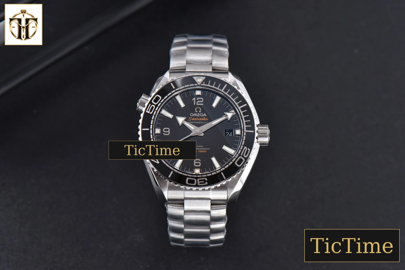 Vista frontal — Planet Ocean 600m 43.5mm VSF Black Dial SS Bracelet A8906