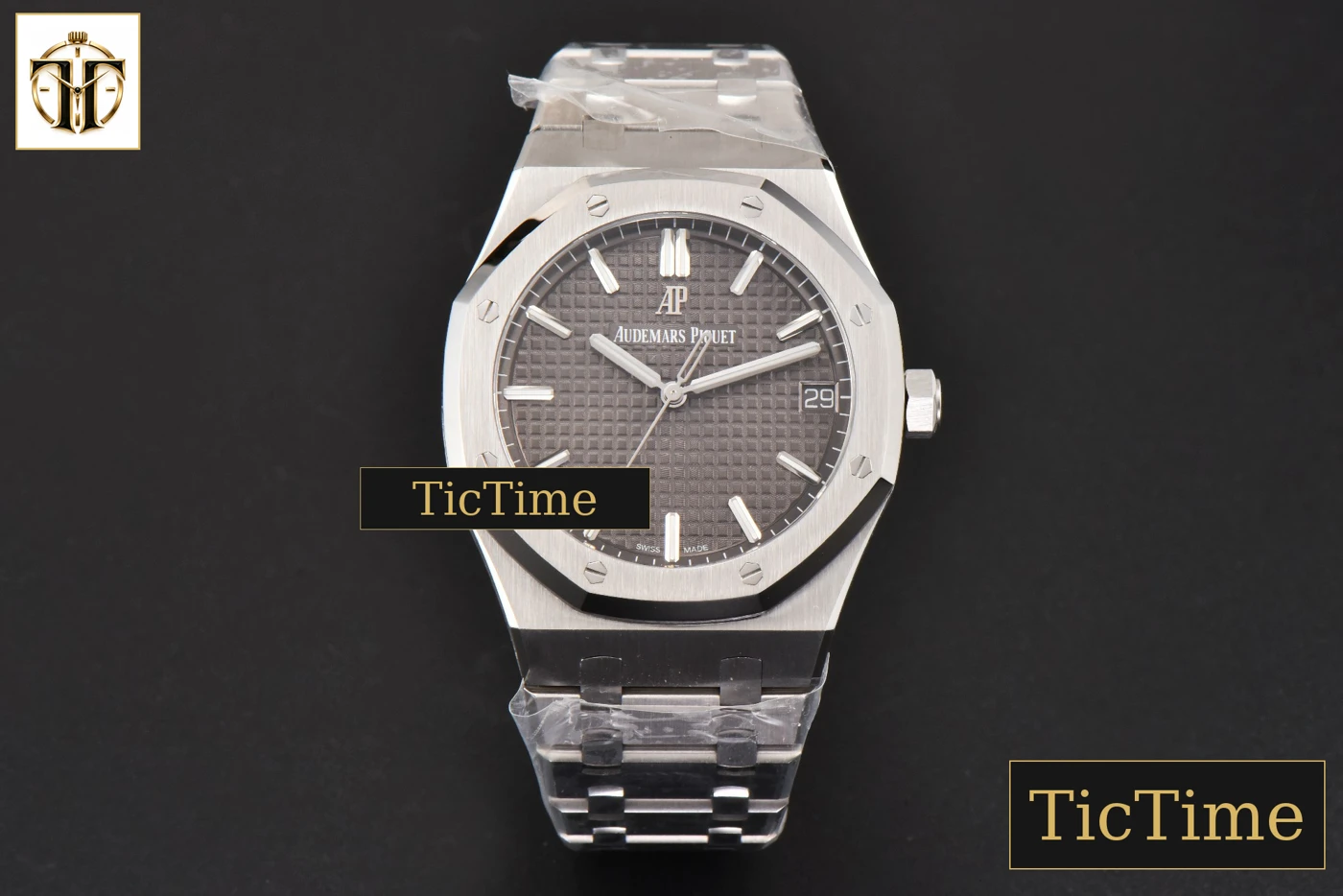 Vista frontal — Royal Oak 15500 41mm ZF Gray Textured Dial SS Bracelet (V2 free sprung ) A4302