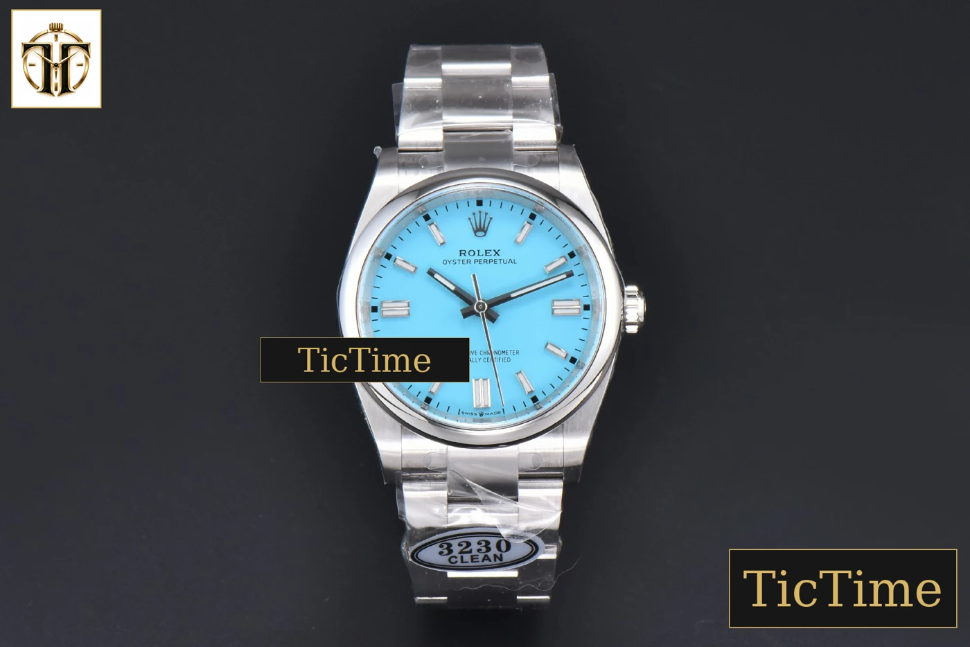 Vista frontal — Oyster Perpetual 904L 126000 36mm Clean Factory Tiffany Blue Dial SS Bracelet VR3230