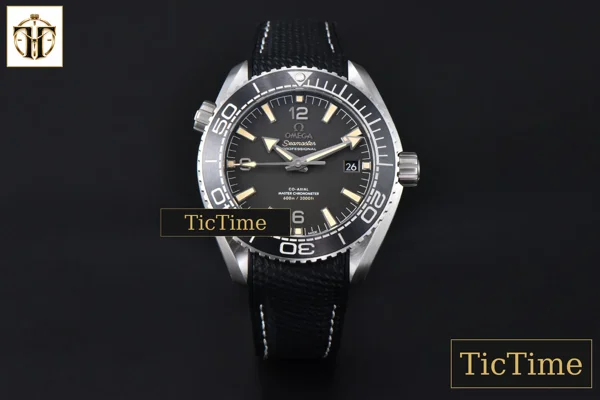 Foto frontal — Planet Ocean 43.5mm VSF Black Black Dial Rubber Strap A8900