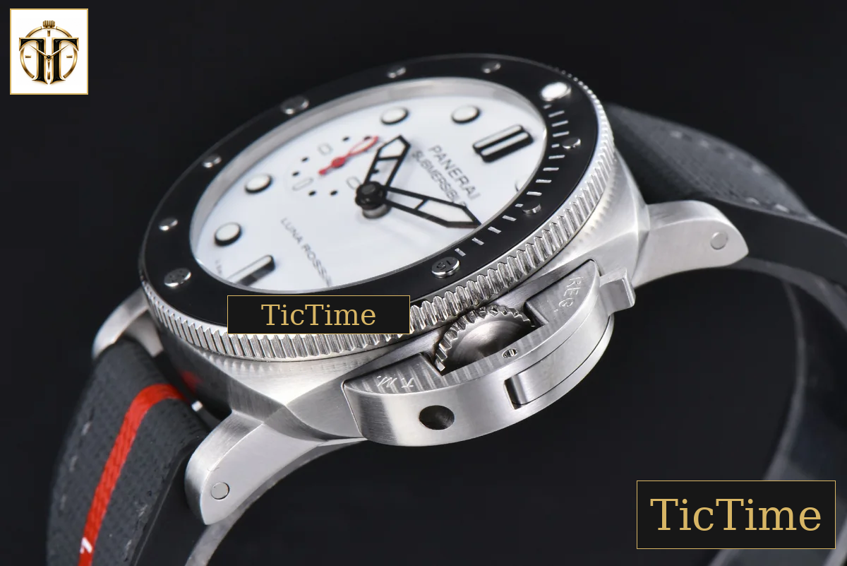 Submersible Luna Rossa PAM1579 42mm VSF White Dial Gummy Strap P900 — foto 12