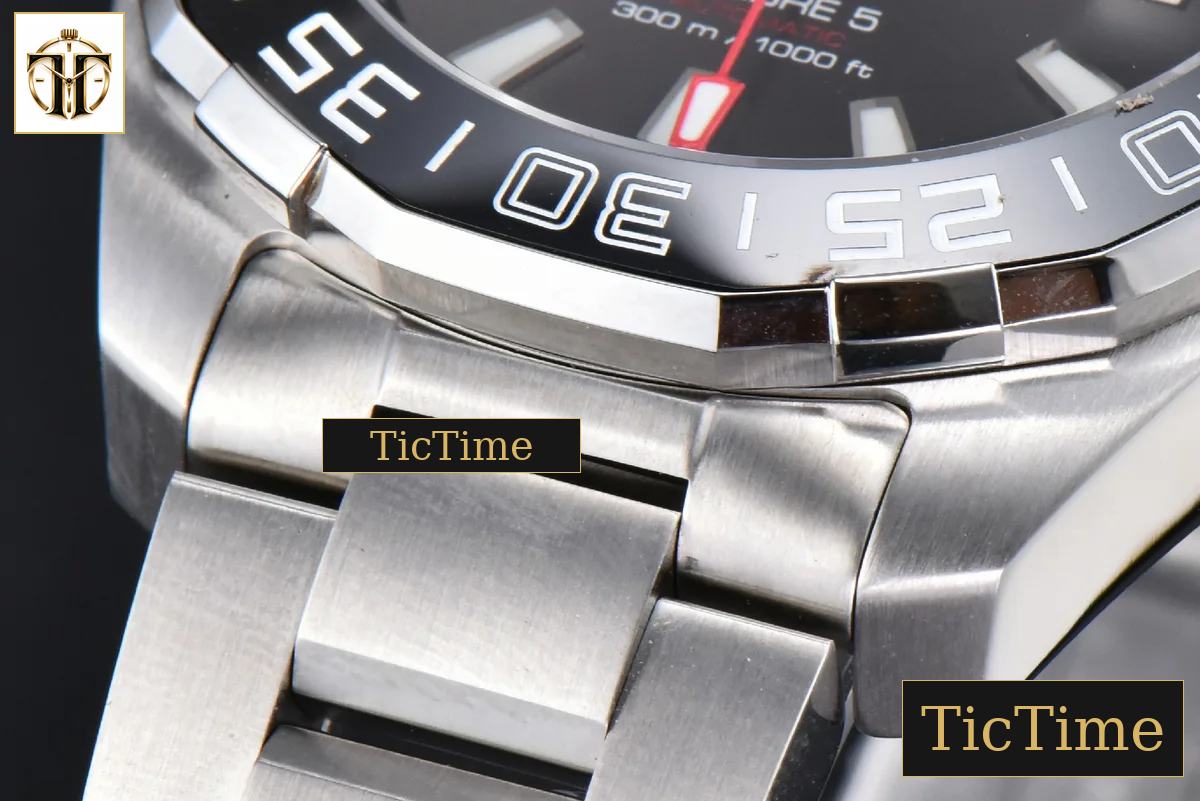 Aquaracer Calibre 5 43mm OF Black Dial Red Hands SS Bracelet Swiss SW200 — foto 11
