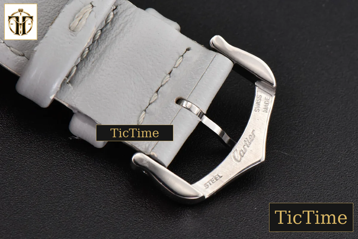 Tank Must Large 33.7×25.5mm K11F White Dial Gray Smooth Calf Strap Quartz — foto 23