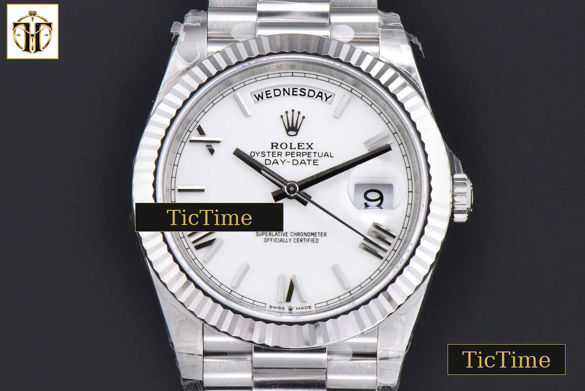 DayDate Weighted 40mm VSF White Dial Roman Marker President Bracelet DD3255 — foto 5