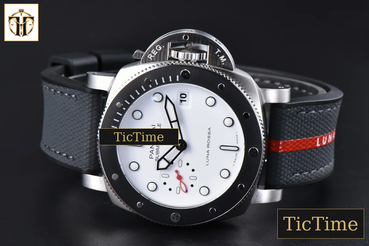 Submersible Luna Rossa PAM1579 42mm VSF White Dial Gummy Strap P900 — foto 14