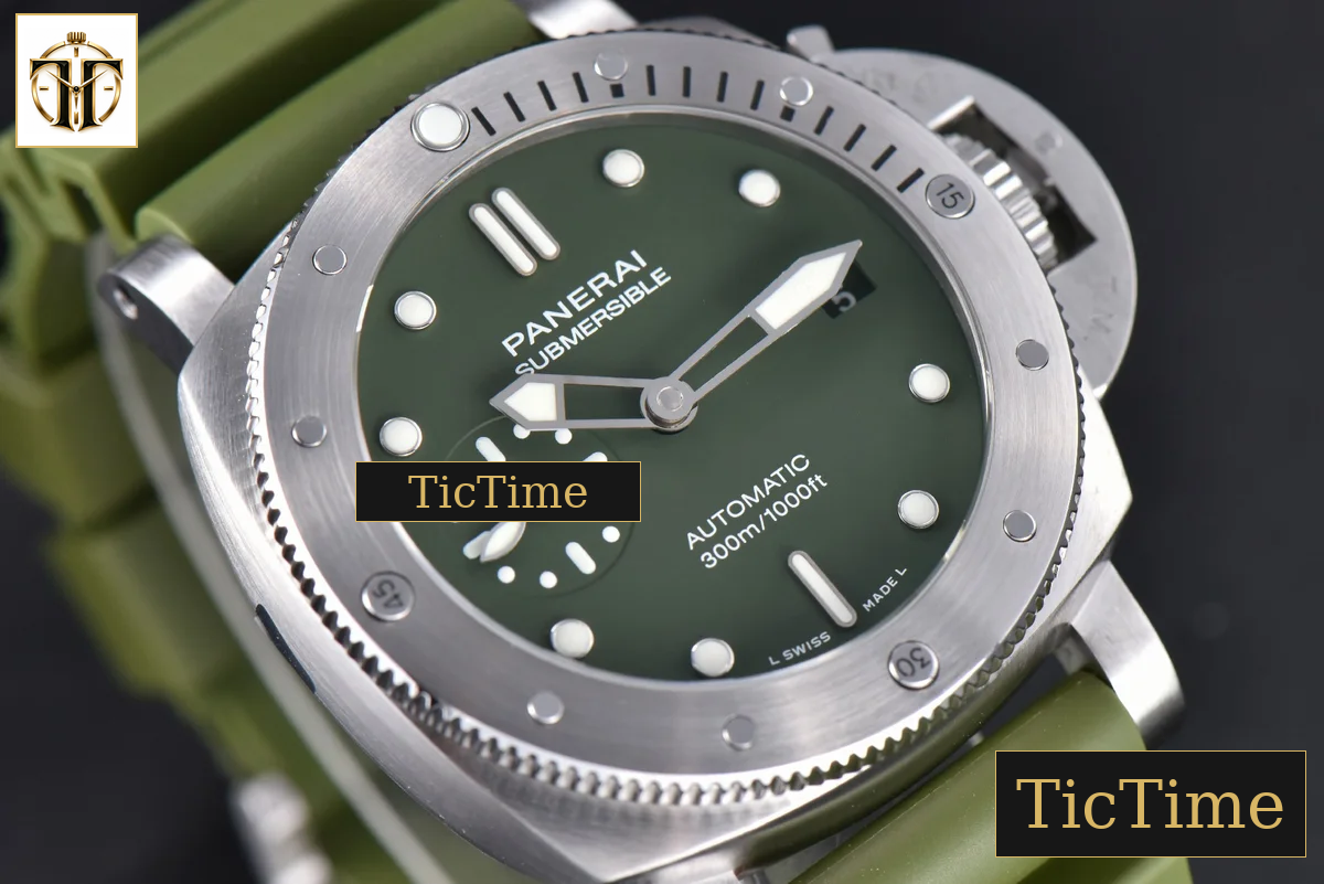Luminor Submersible PAM1055 42mm VSF Green Rubber Strap P.900 — foto 11