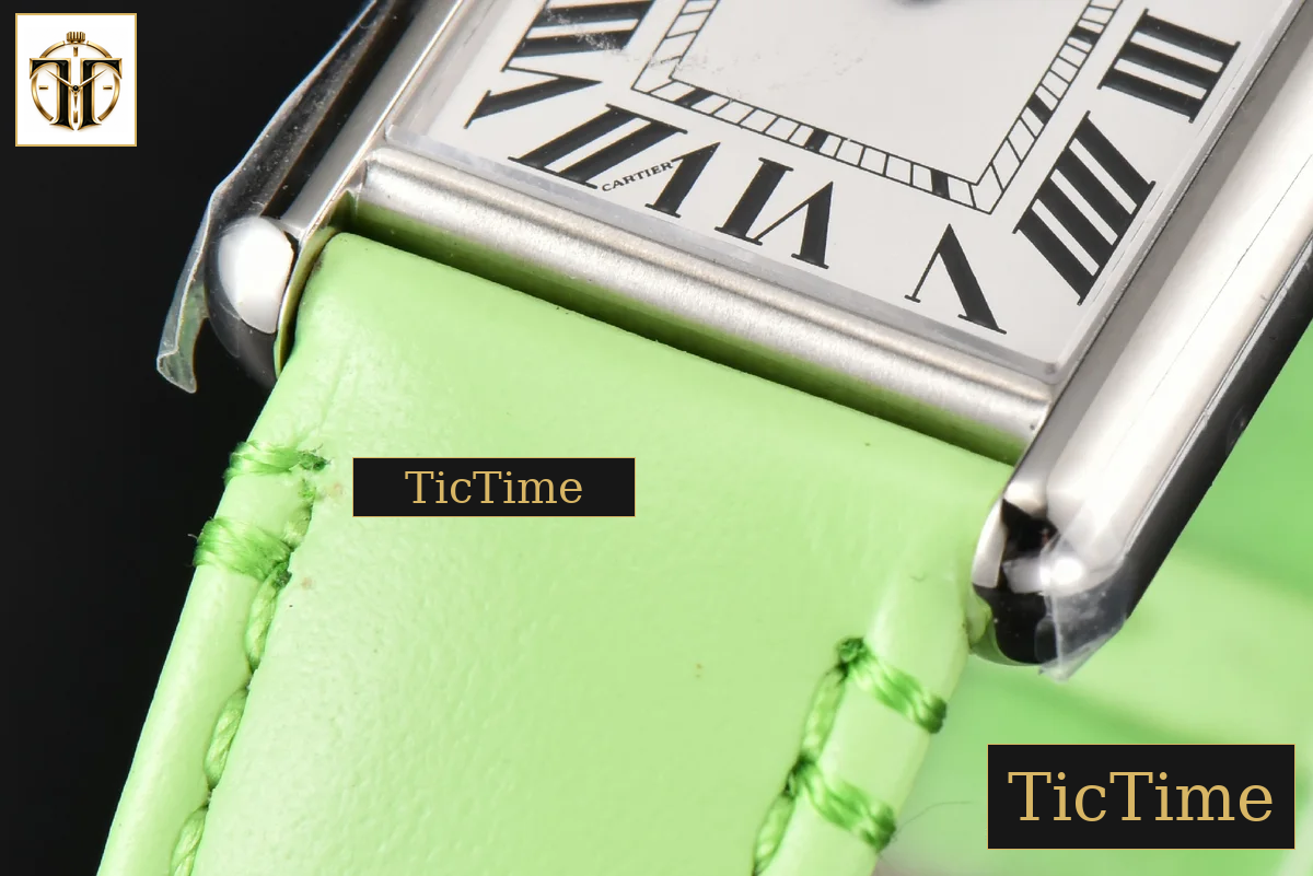 Tank Must Large 33.7×25.5mm K11F White Dial Green Smooth Calf Strap Quartz — foto 8