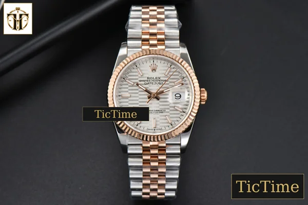 Foto frontal — DateJust 36mm BPF RG/SS Fluted Bezel Silver Motif Dial Jubilee Bracelet A2824
