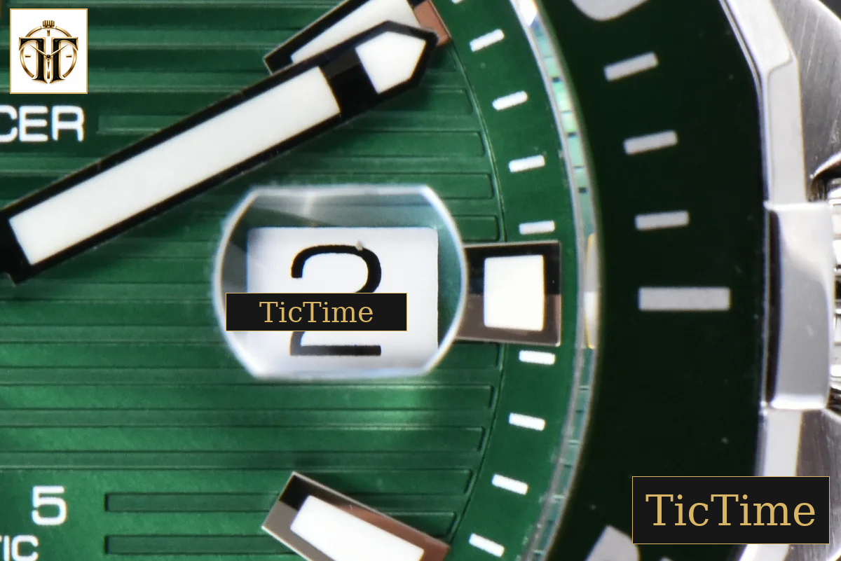 Aquaracer Calibre 5 43mm OF Green Dial Green Bezel SS Bracelet Swiss SW200 — foto 8