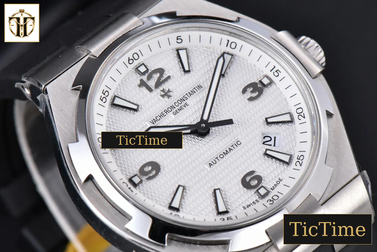 Overseas 47040 42mm MKF White Textured Dial Rubber Strap 9015 — foto 10
