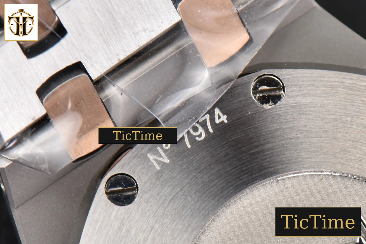 Royal Oak Ladies 33mm 8F RG/SS White Dial RG/SS Bracelet Swiss Quartz — foto 23