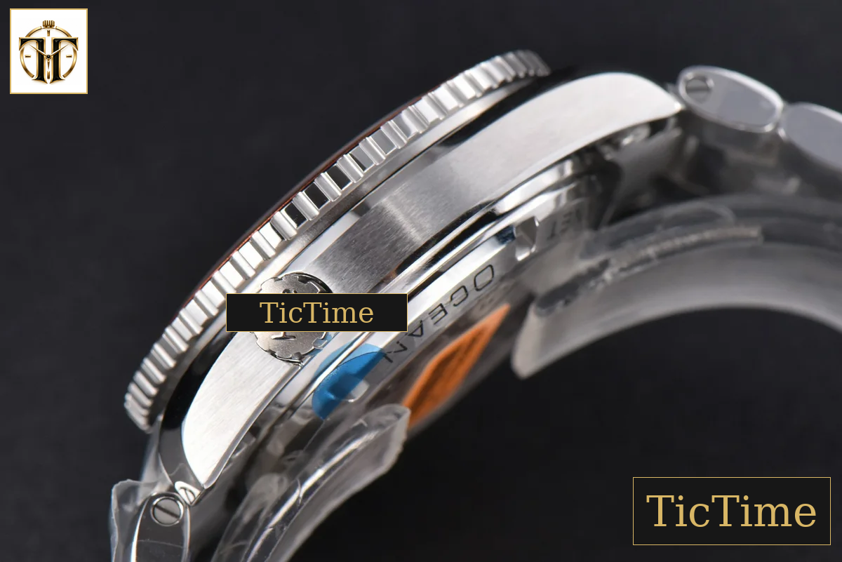 Planet Ocean 600m 42mm VSF Black Dial Orange Bezel SS Bracelet A8500 — foto 14