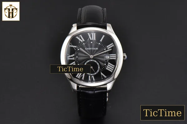 Foto frontal — Drive de Cartier 40mm APSF Black Dial Black Leather Strap A23J