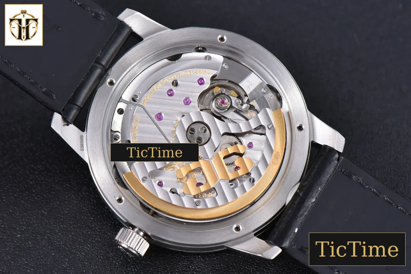 Excellence Panorama Date Moonphase 40mm V9F SS White Dial Black Leather Strap A100 — foto 16