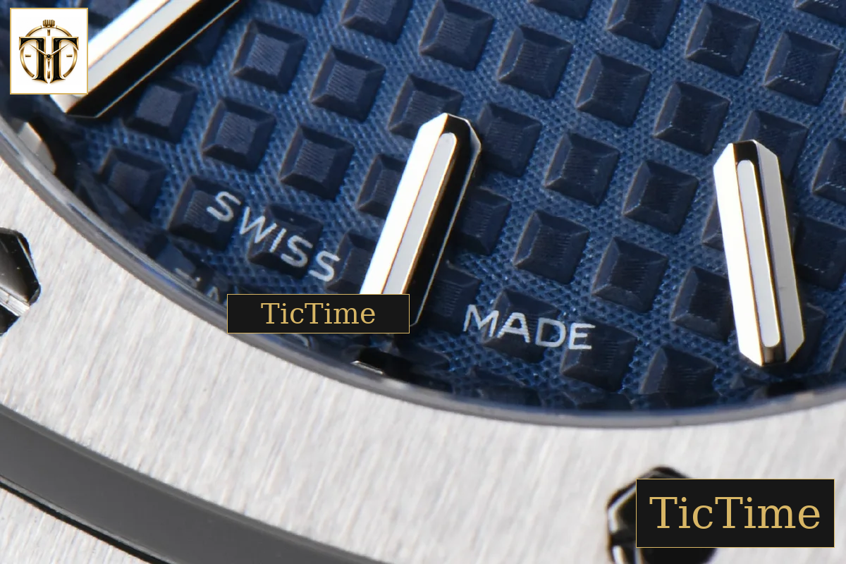 Royal Oak Ladies 67650ST 33mm ZF SS Blue Dial SS Bracelet Quartz — foto 9