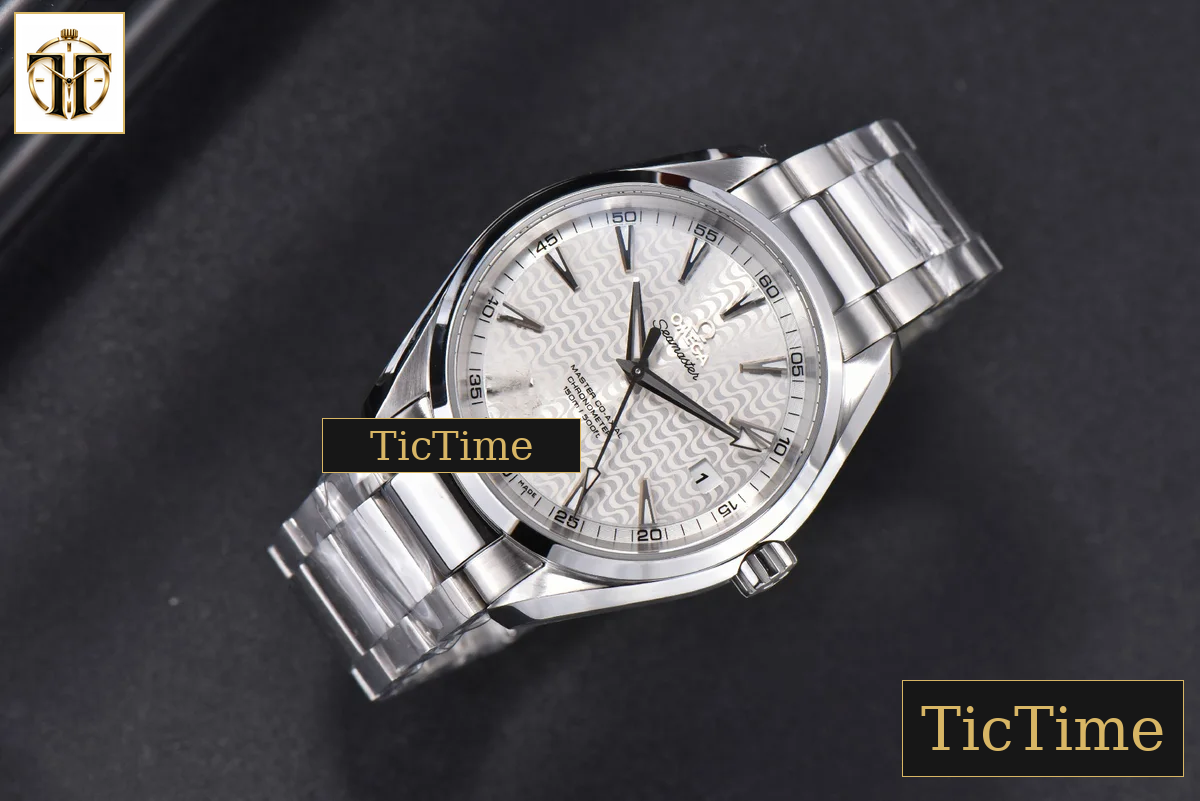 Aqua Terra 150M 41mm VSF White Wave Dial Silver Markers SS Bracelet A8500 — foto 3