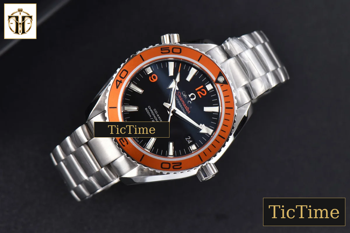 Planet Ocean 600m 42mm VSF Black Dial Orange Bezel SS Bracelet A8500 — foto 4