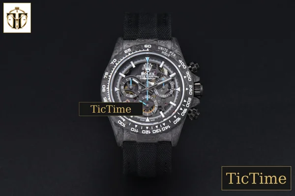 Foto frontal — Daytona Montoya Carbon Fiber 40mm DIWF Skeleton Dial Blue Hand Black Nylon Strap 4130
