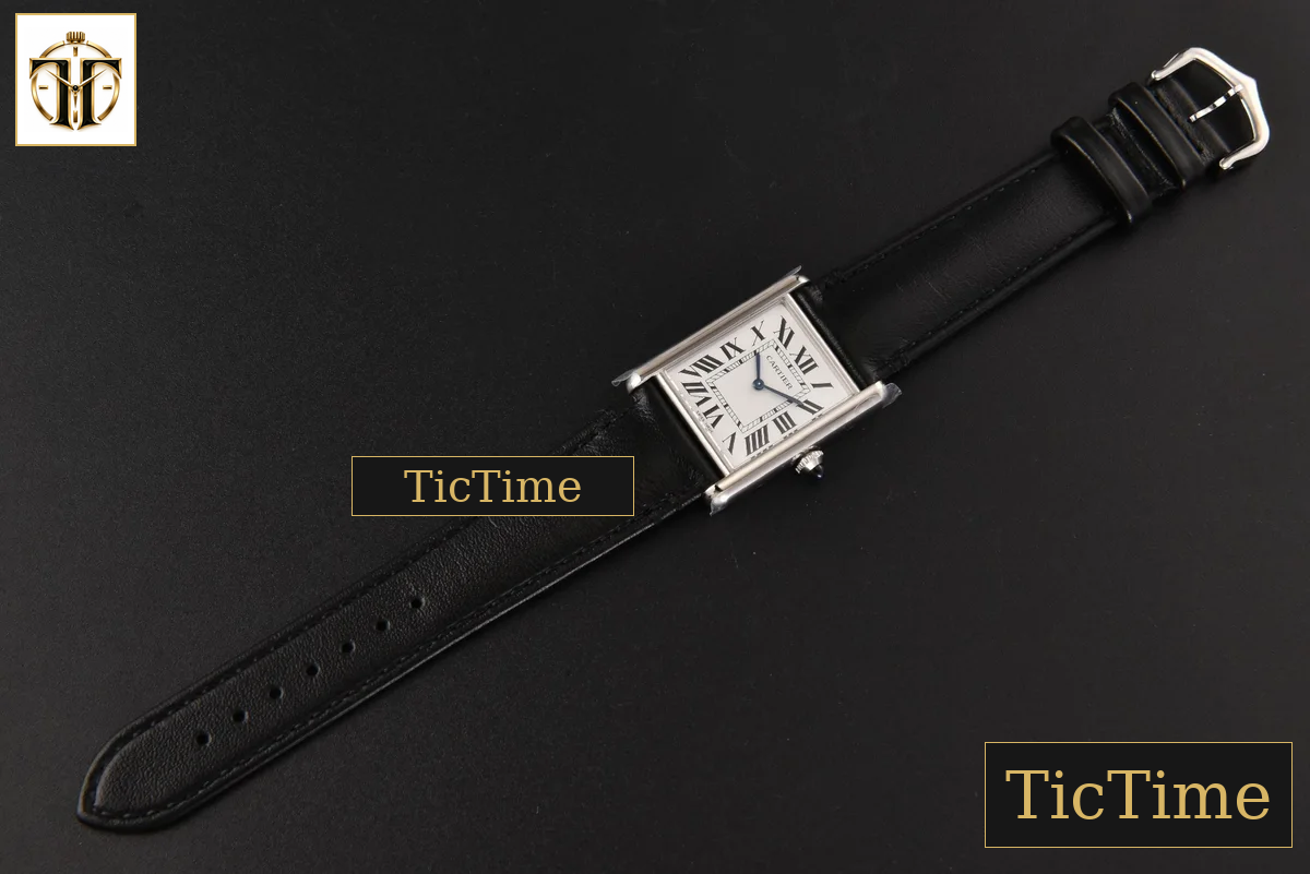 Tank Must Large 33.7×25.5mm K11F White Dial Smooth Black Strap Quartz — foto 26