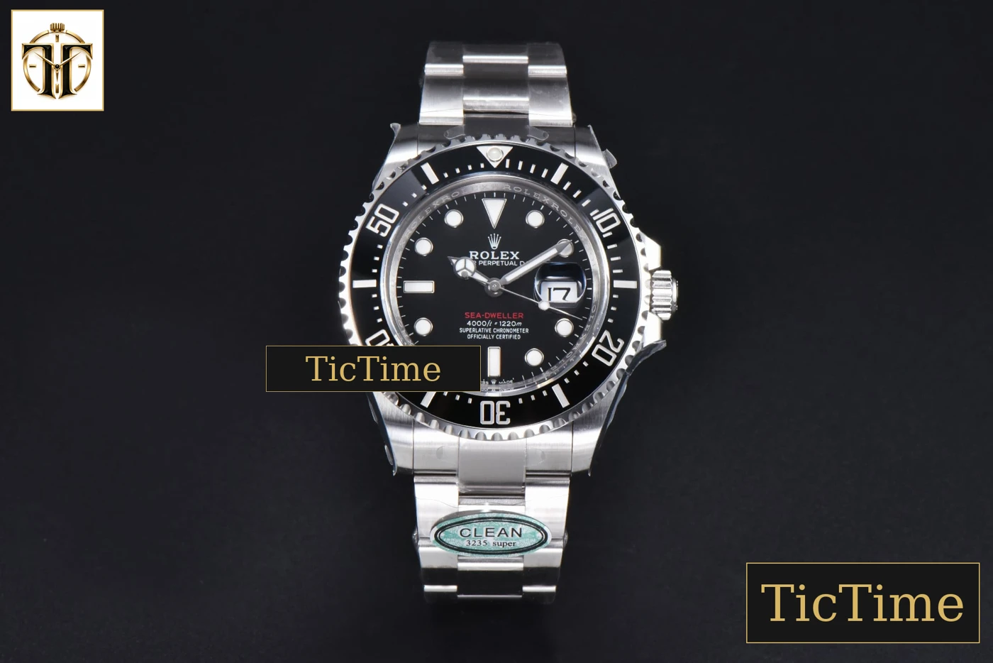 Vista frontal — Sea-Dweller 126600 43mm Clean Factory Black Ceramic ‘Red Text’ SS Bracelet VR3235