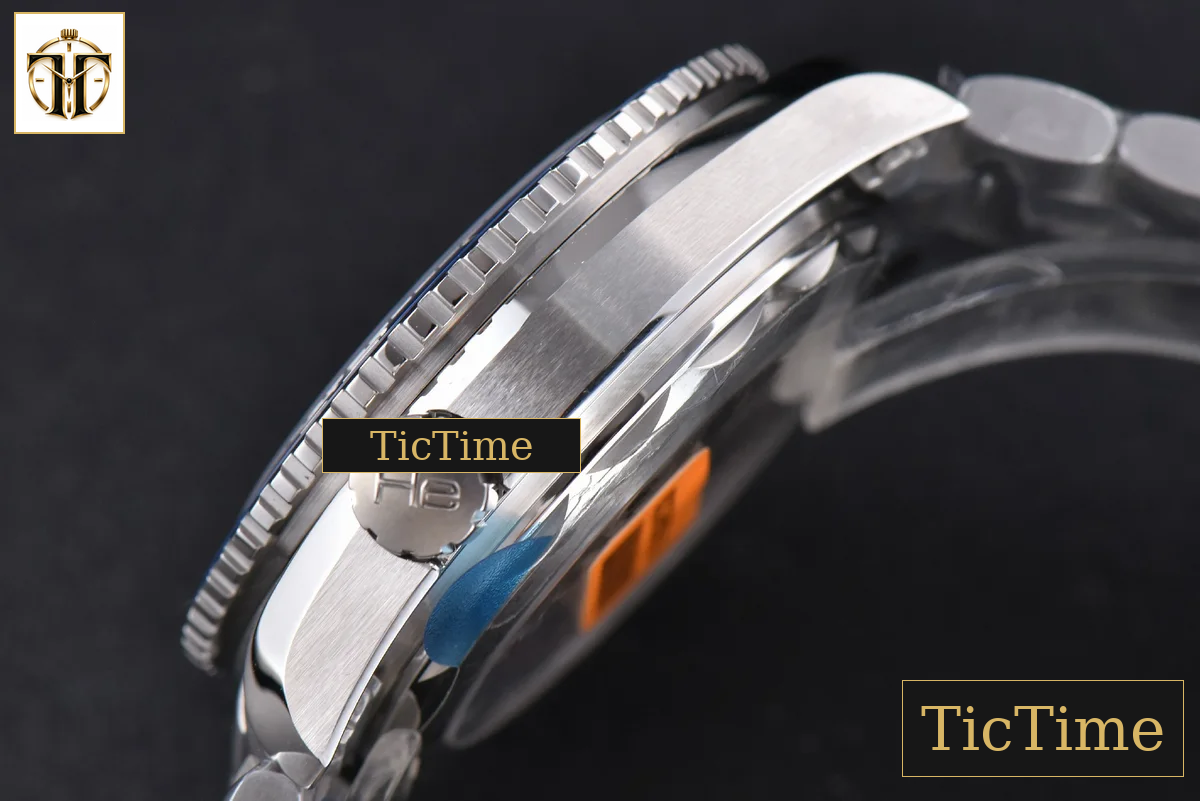 Planet Ocean 600m 43.5mm VSF Black Dial SS Bracelet A8906 — foto 14