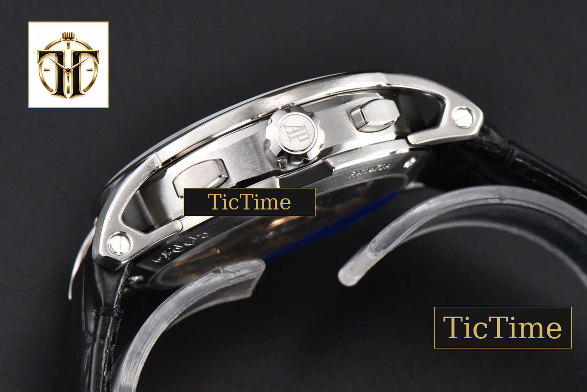 Code 11.59 Chrono 26393 41mm APSF SS Black Dial Black Leather Strap SA4401 — foto 27