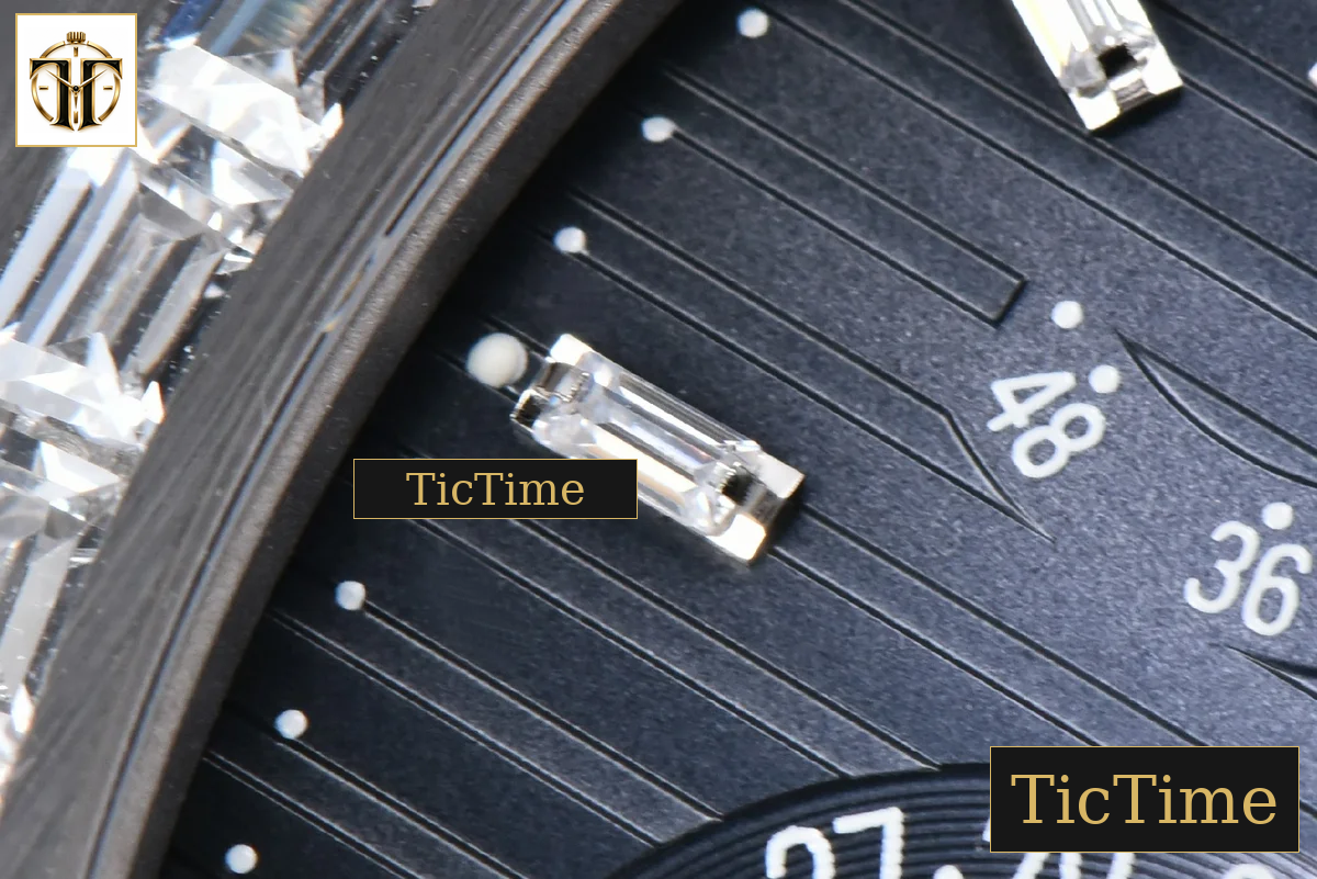 Nautilus 5712 40mm PPF Gray Diamond Bezel Blue Dial Diamond Marker Moonphase Black Leather Strap A240 — foto 10