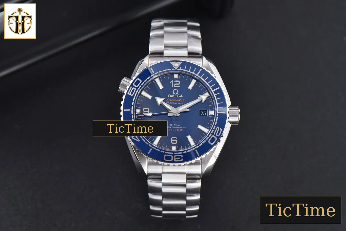 Planet Ocean 600m 43.5mm VSF Blue Dial SS Bracelet A8906 — foto 3
