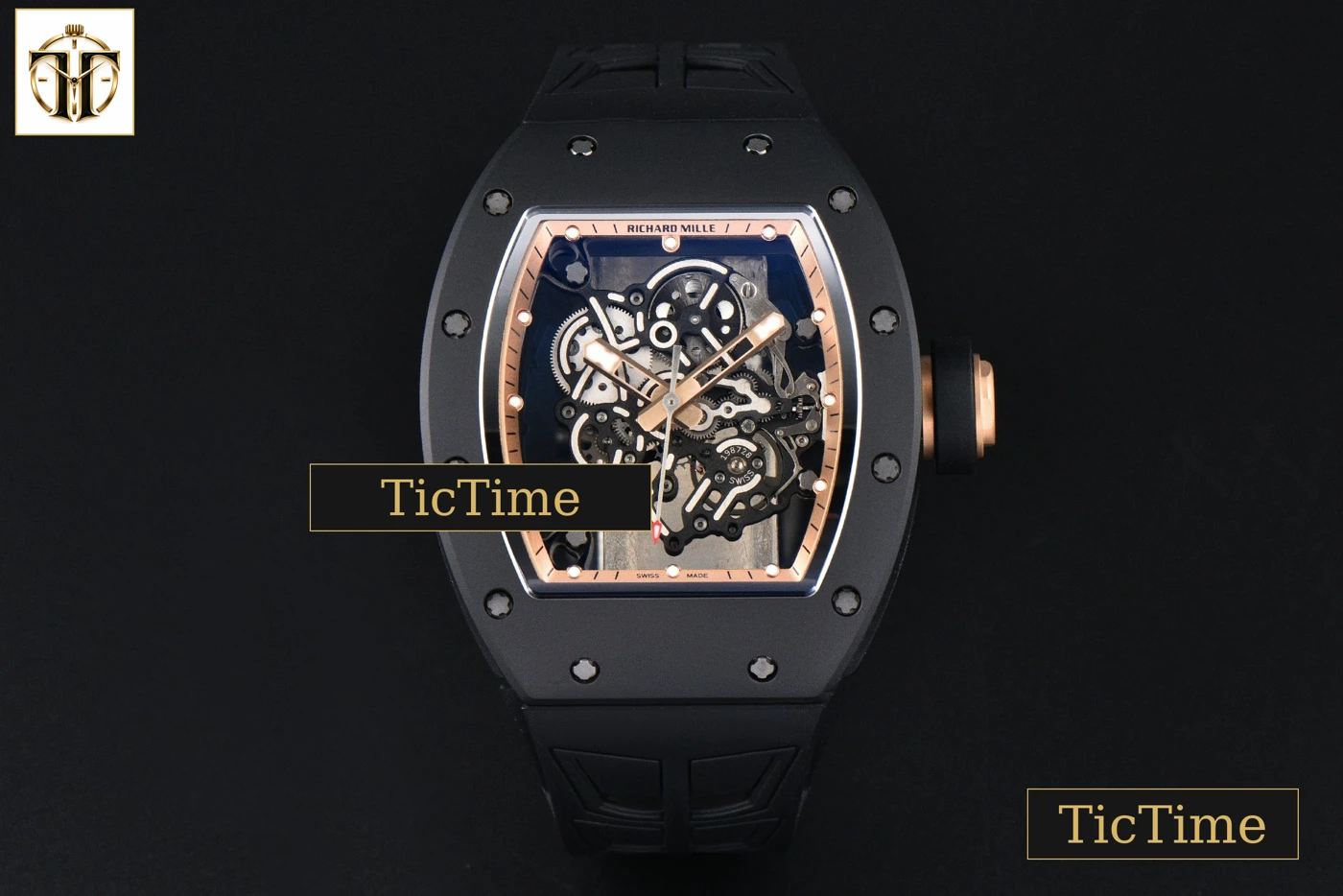 Vista frontal — RM055 42.7mm ZF Ceramic Black Bezel Gold Skeleton Dial Black Crown Black Rubber Strap RMUL2