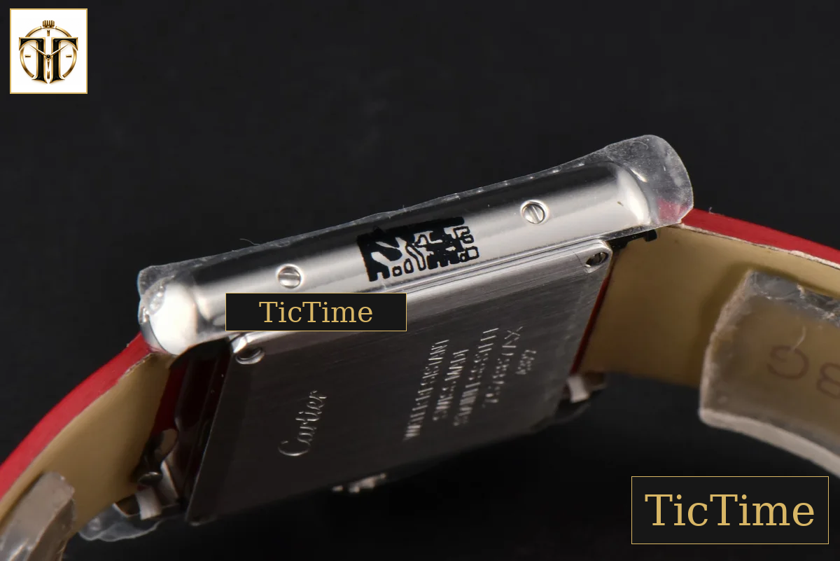 Tank Must Small 29.5×22mm K11F Diamond White Dial Red Smooth Strap Quartz — foto 13