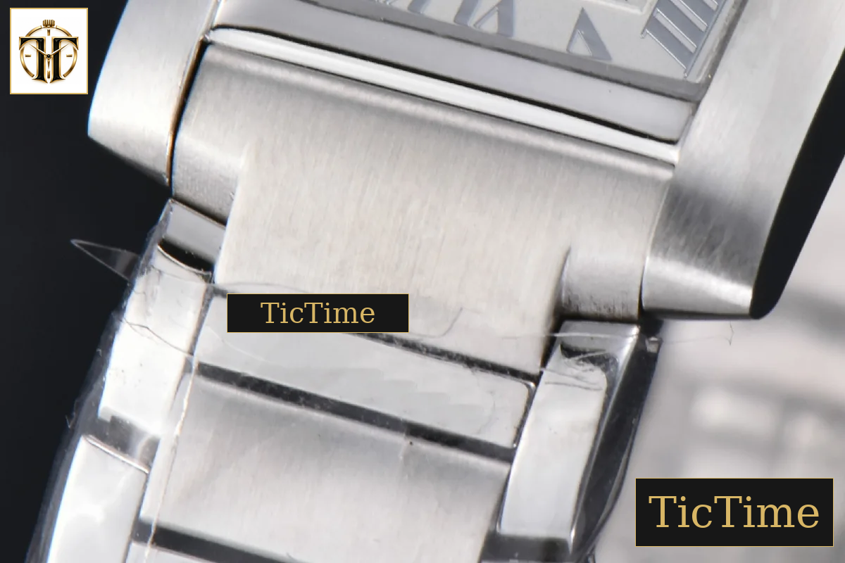 Tank Francaise Small 25.7mmx 21.2mm K11F SS Bracelet Quartz — foto 9