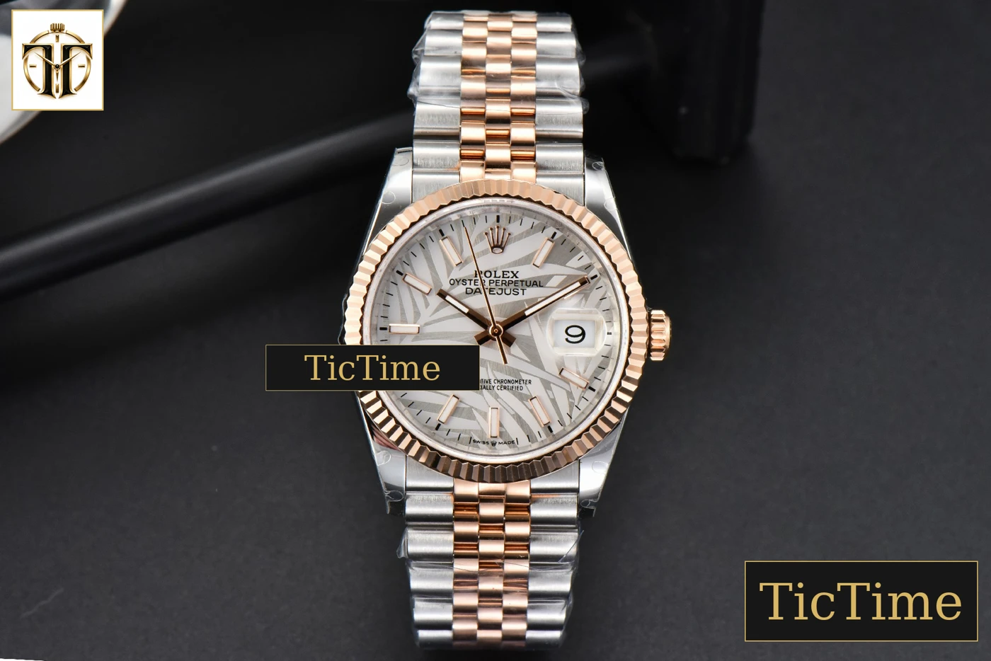 Vista frontal — DateJust 36mm BPF RG/SS Fluted Bezel Silver Plam Dial Jubilee Bracelet A2824