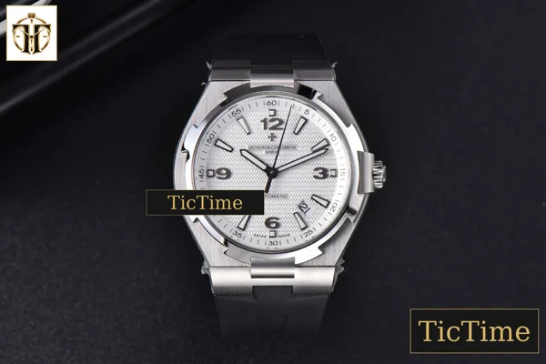 Foto frontal — Overseas 47040 42mm MKF White Textured Dial Rubber Strap 9015