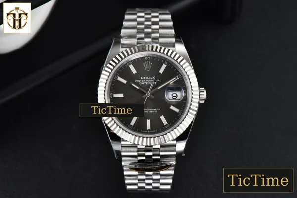 Foto frontal — DateJust 126334 41mm Clean Factory Gray Dial Lume Marker Jubilee Bracelet VR3235