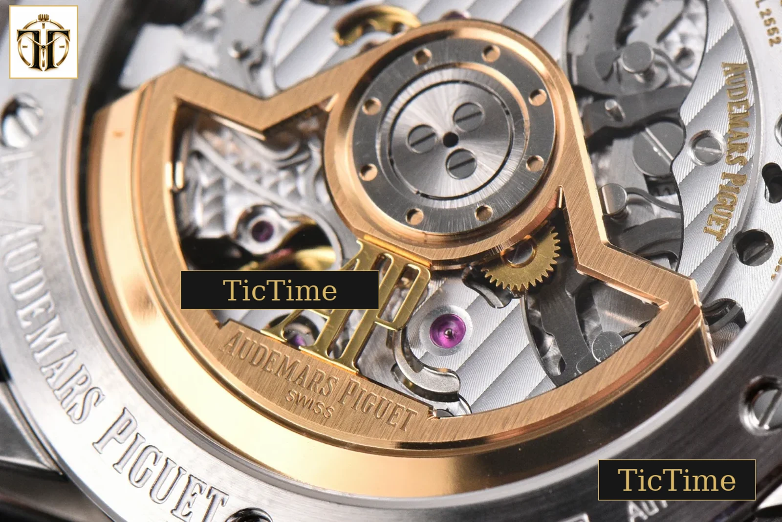 Code 11.59 Chrono 26393 41mm APSF Silver Dial Gold Hands Gray Leather Strap SA4401 — foto 17