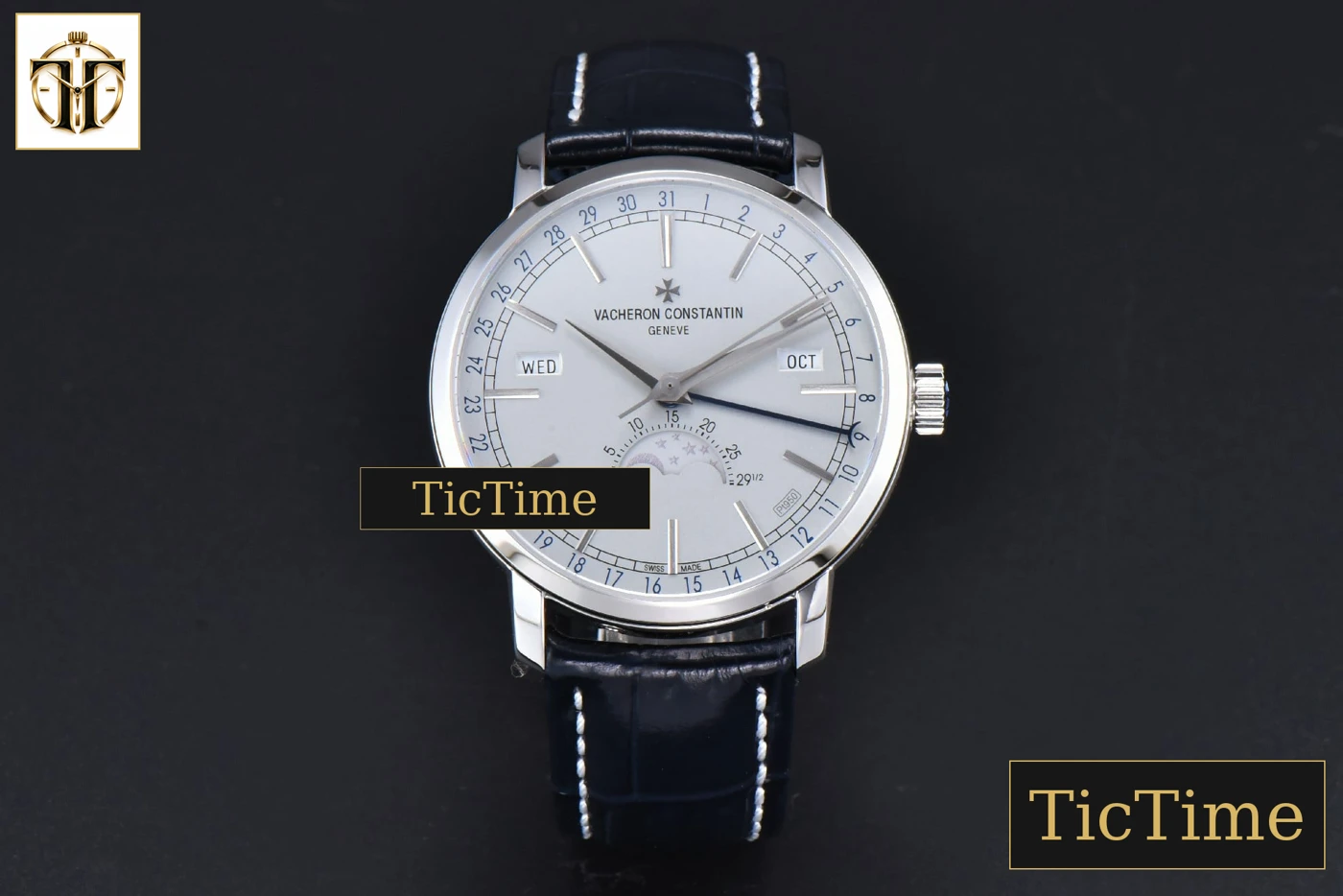 Vista frontal — Traditionnelle 4010T 41mm MXF White Dial Blue Leather strap A2460QCL