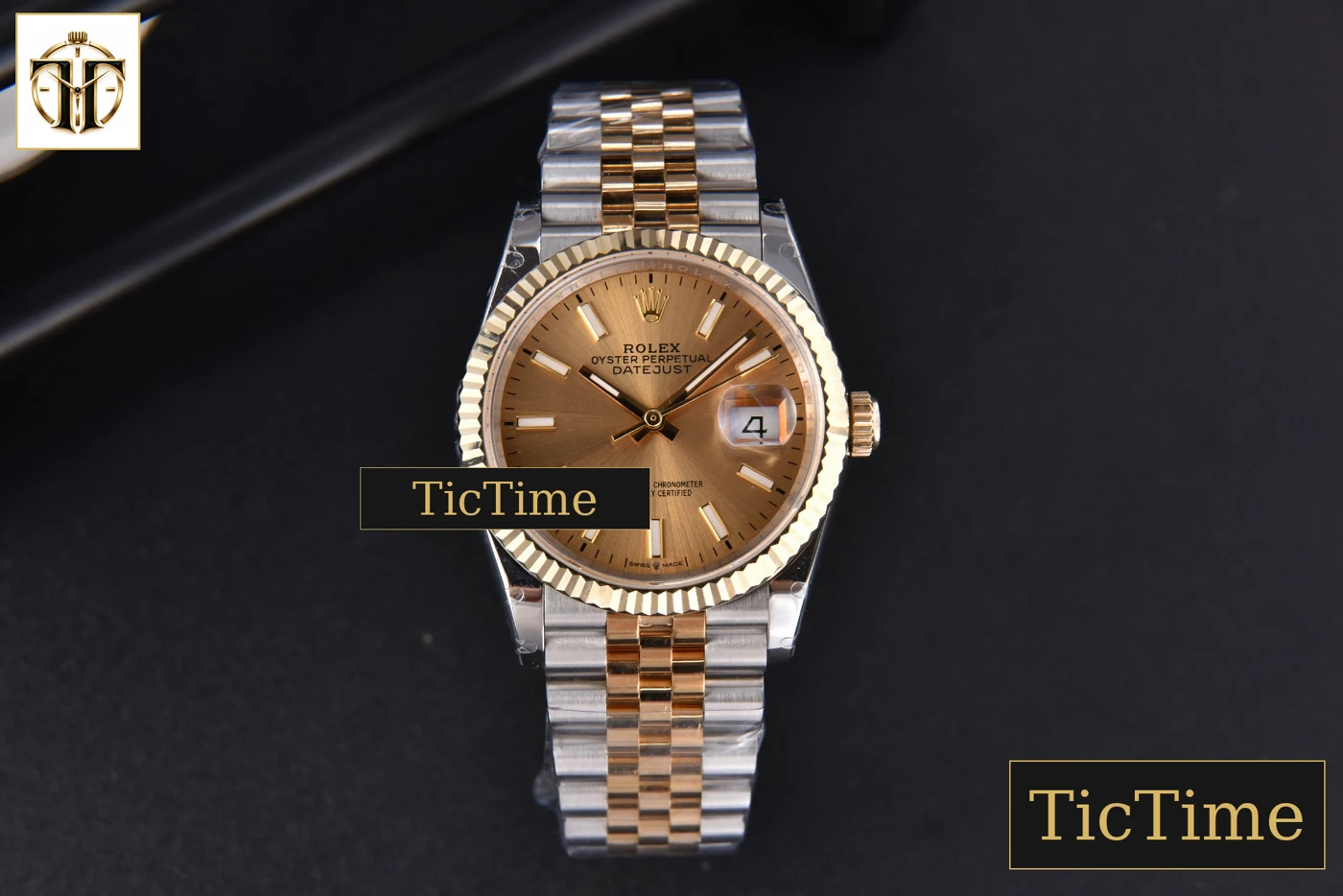 Vista frontal — DateJust 904L 36mm GMF YG/SS Fluted Bezel YG Dial Lume Marker Jubilee Bracelet VR3235
