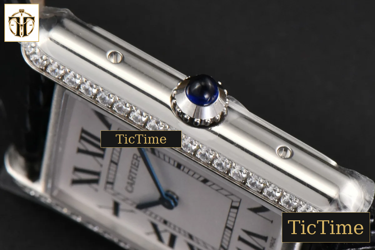Tank Must Large 33.7×25.5mm K11F Diamond White Dial Black Croc Strap Quartz — foto 13