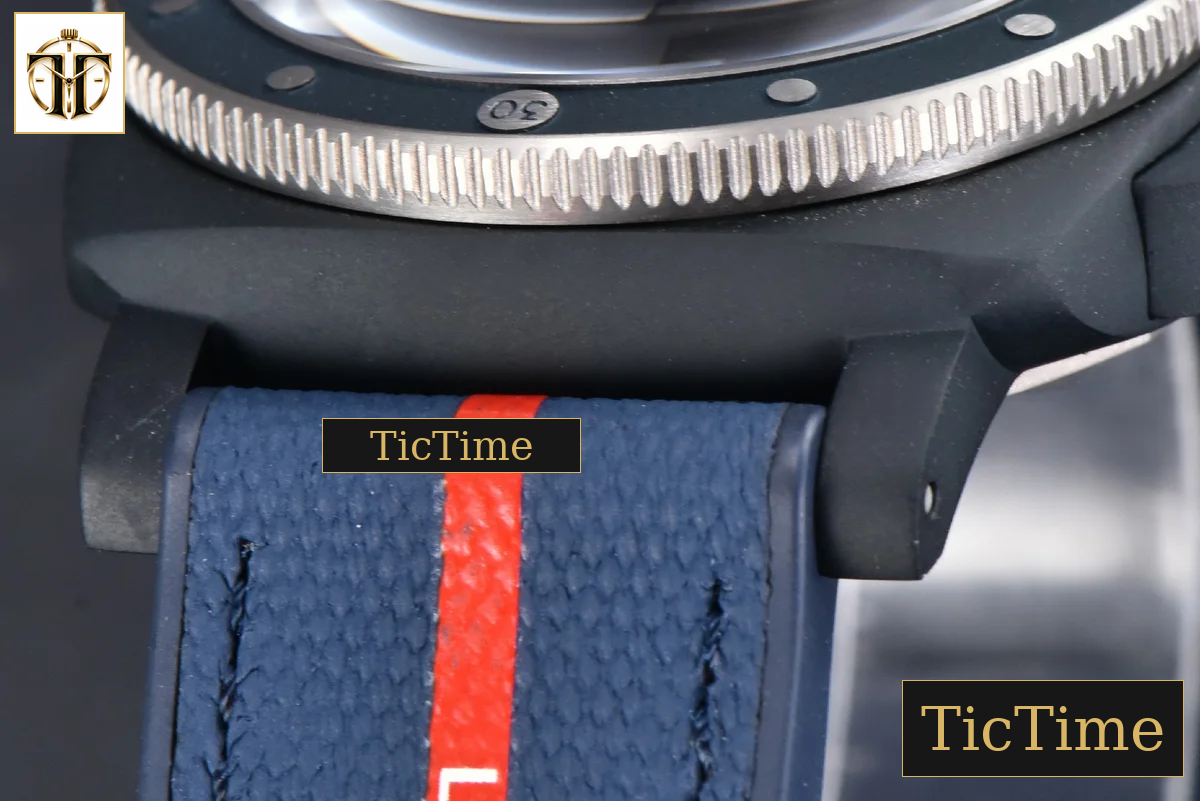 Submersible Luna Rossa PAM1543 44mm VSF White Dial Gummy Strap P900 — foto 4