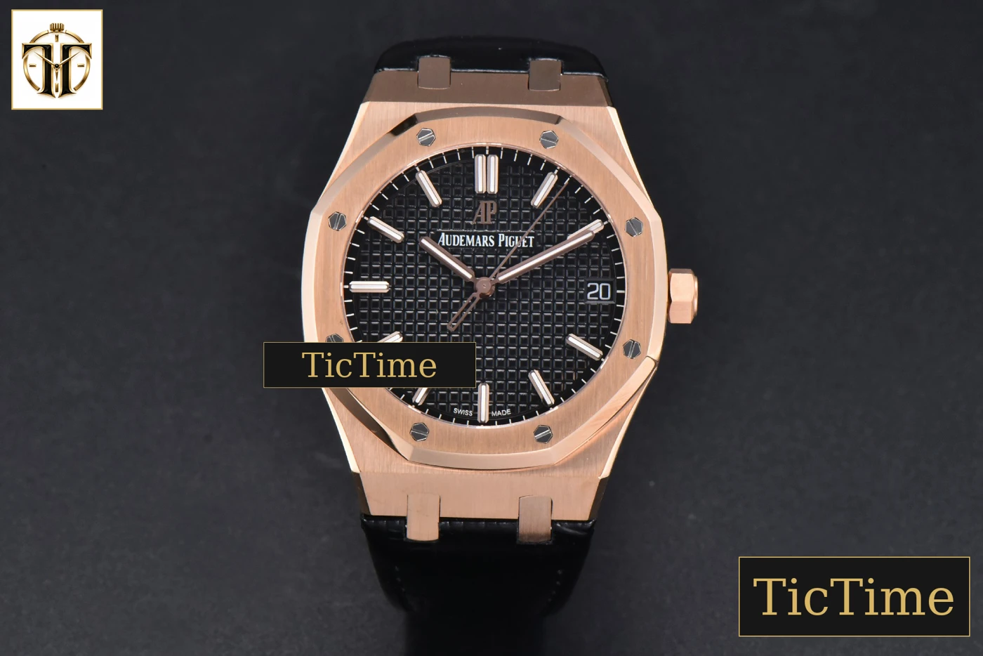 Vista frontal — Royal Oak 15500 41mm APSF RG Black Textured Dial Black Leather Strap SA4302