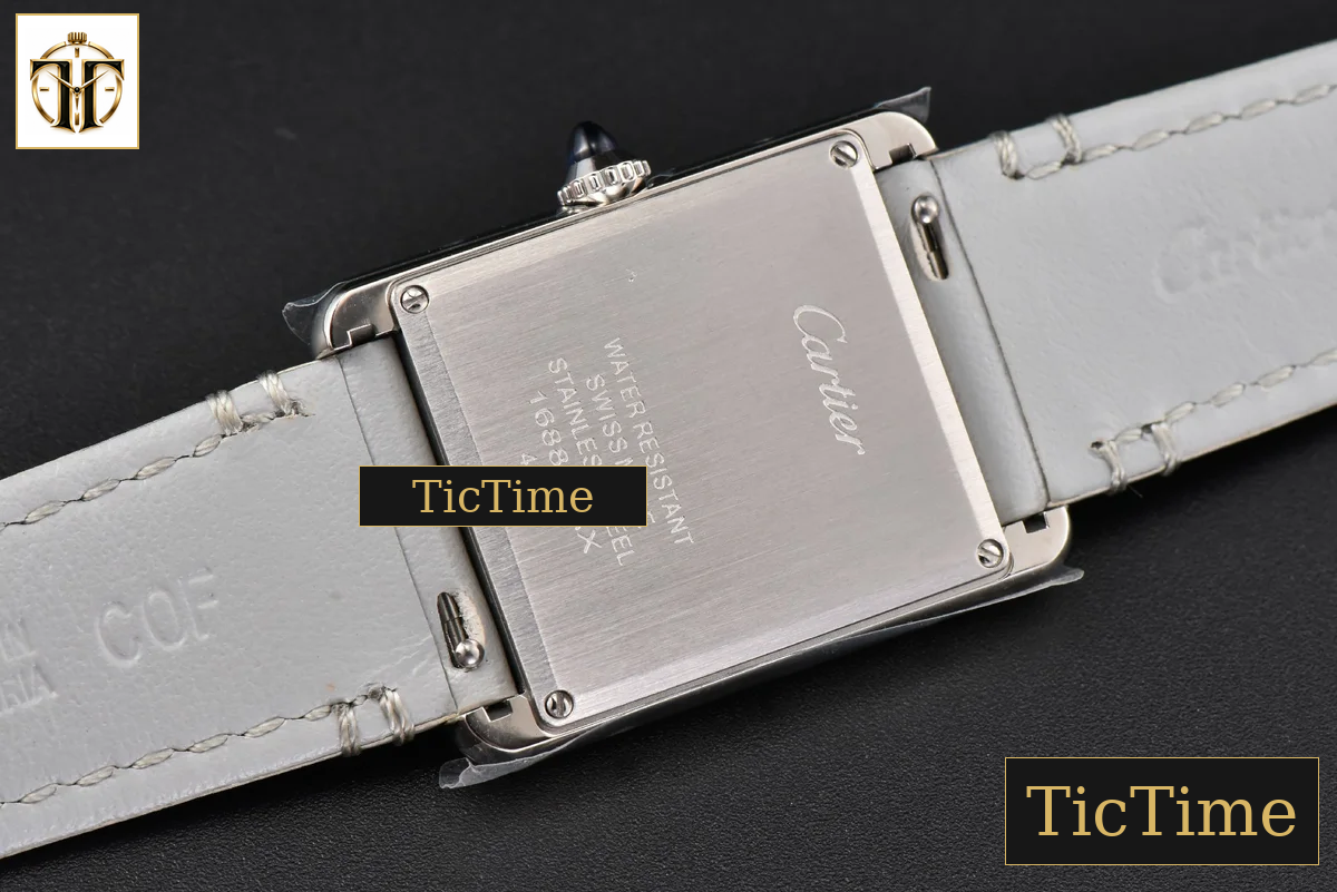 Tank Must Large 33.7×25.5mm K11F White Dial Gray Smooth Calf Strap Quartz — foto 14