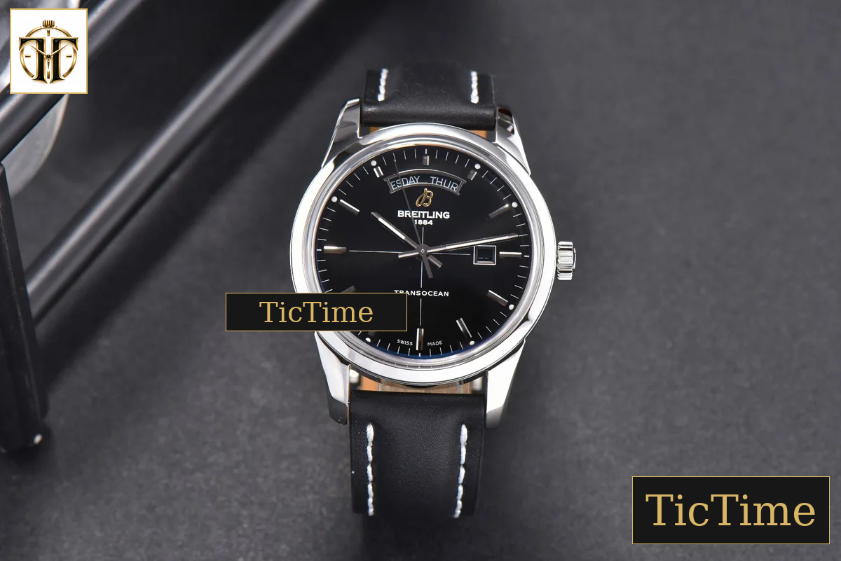 Transocean Day & Date 43mm V7F Black Dial Black Leather Strap CA145 — foto 2