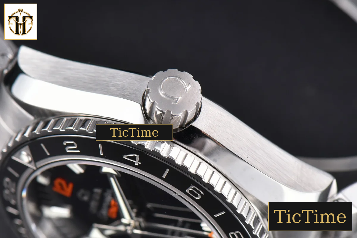 Planet Ocean 600m GMT 43.5mm VSF Black Dial Orange Marker SS Bracelet A8906 — foto 13